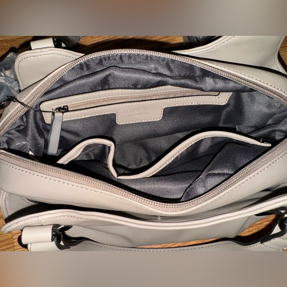 Simply Vera • Vera Wang Purse • NWT - Picture 5 of 7